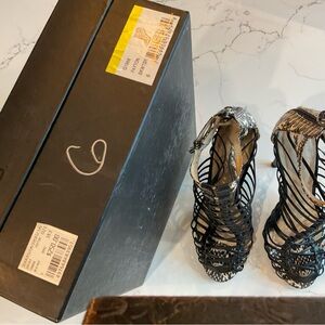 L.A.M.B. Sandals Sexy 4” heels excellent condition in the box  Gucci Prada